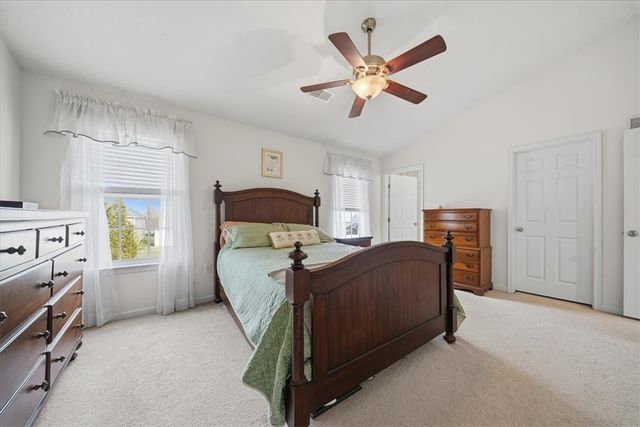 157 Kensington Dr, Ohio Twp, PA 15237