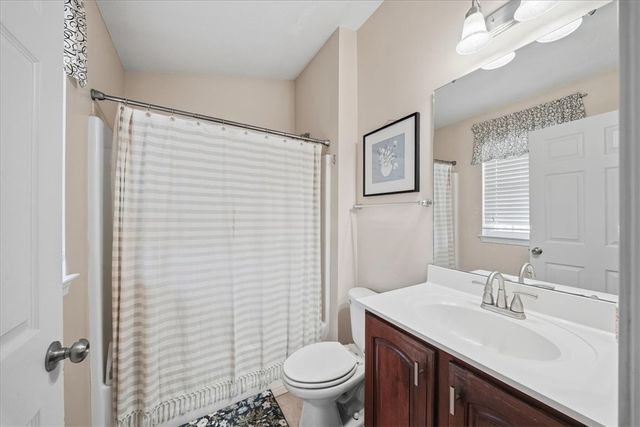 157 Kensington Dr, Ohio Twp, PA 15237