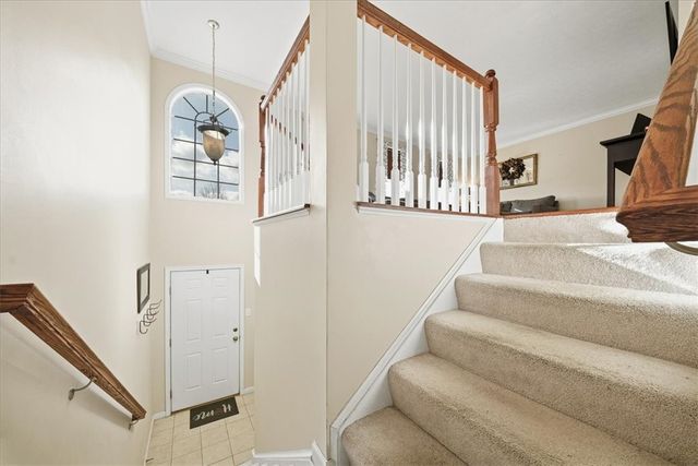 157 Kensington Dr, Ohio Twp, PA 15237