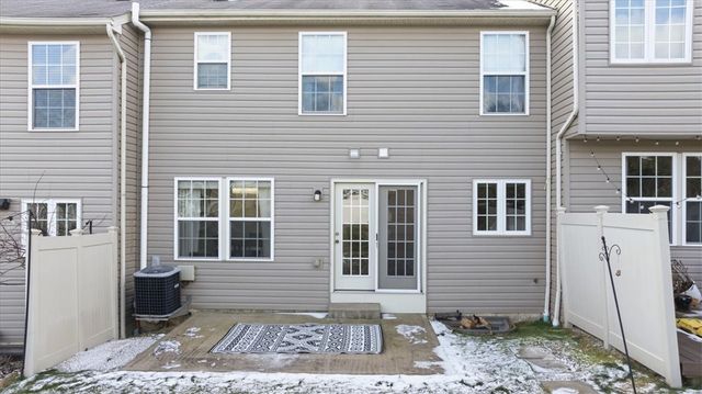 157 Kensington Dr, Ohio Twp, PA 15237