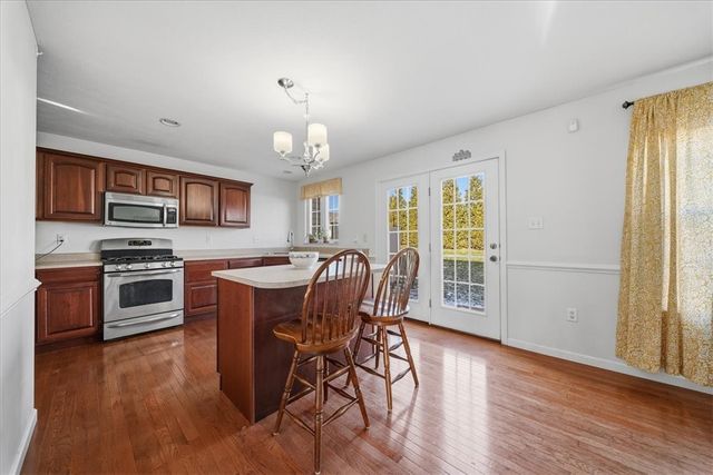 157 Kensington Dr, Ohio Twp, PA 15237