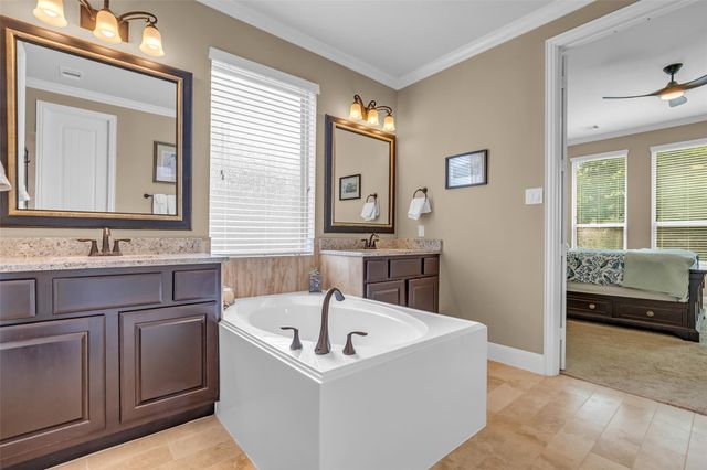 43 Hearthshire Circle Circle, The Woodlands, TX 77354