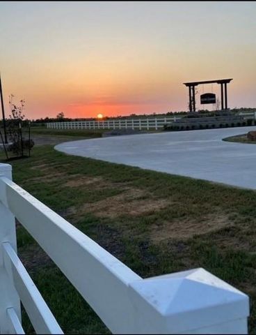 1095 Allie Lane, Dayton, TX 77535