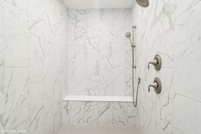 23068 N Pinehurst Drive, Kildeer, IL 60047