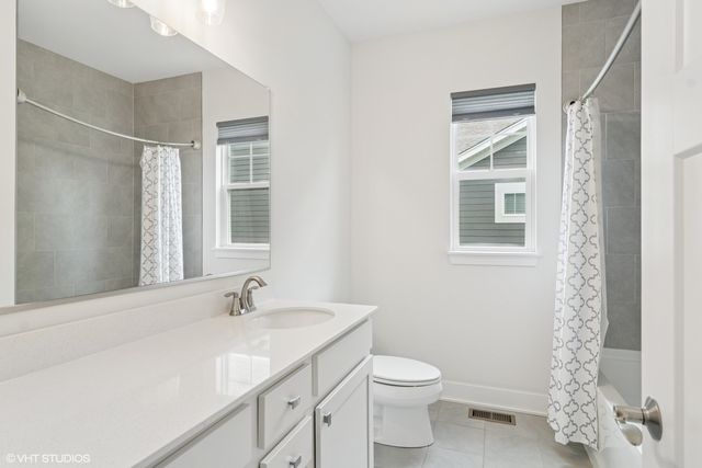 23068 N Pinehurst Drive, Kildeer, IL 60047