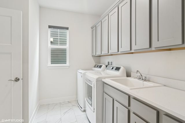 23068 N Pinehurst Drive, Kildeer, IL 60047