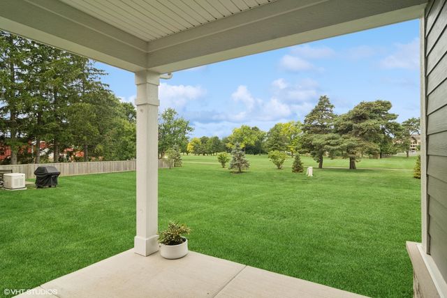 23068 N Pinehurst Drive, Kildeer, IL 60047