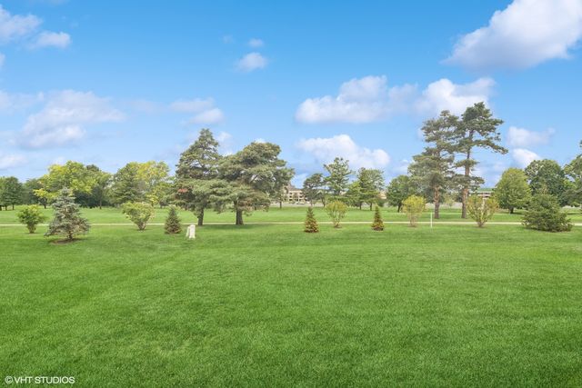 23068 N Pinehurst Drive, Kildeer, IL 60047