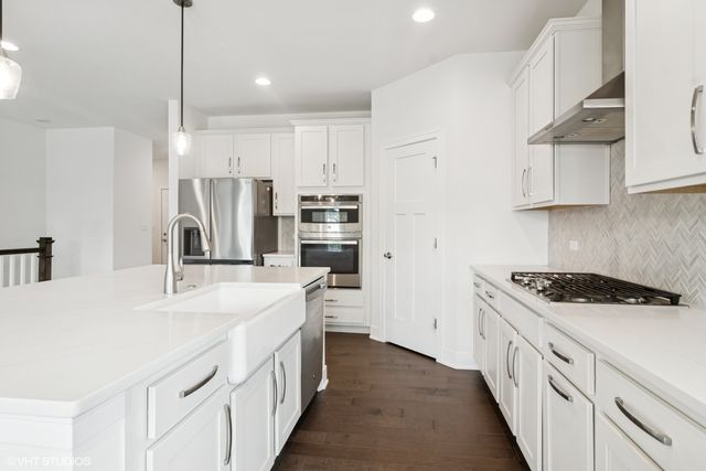 23068 N Pinehurst Drive, Kildeer, IL 60047