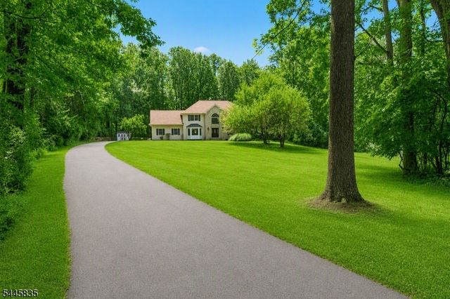 19 Woodfield Rd, Green Twp., NJ 07821