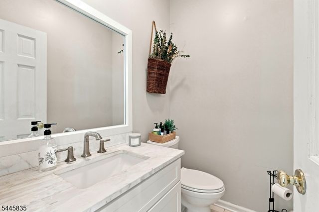 19 Woodfield Rd, Green Twp., NJ 07821