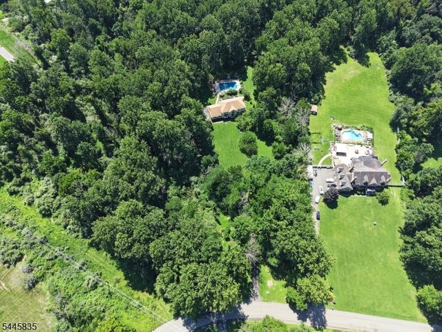 19 Woodfield Rd, Green Twp., NJ 07821