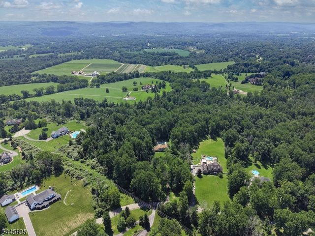 19 Woodfield Rd, Green Twp., NJ 07821