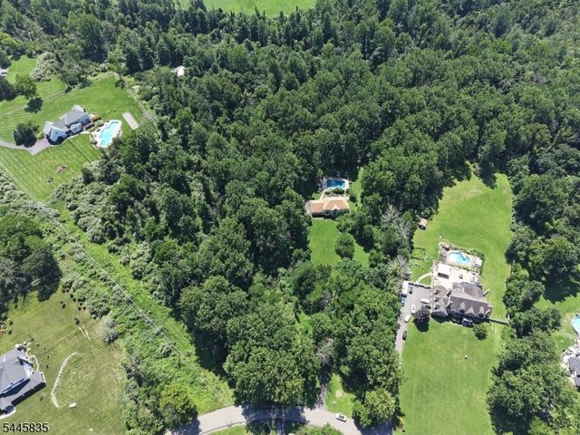 19 Woodfield Rd, Green Twp., NJ 07821