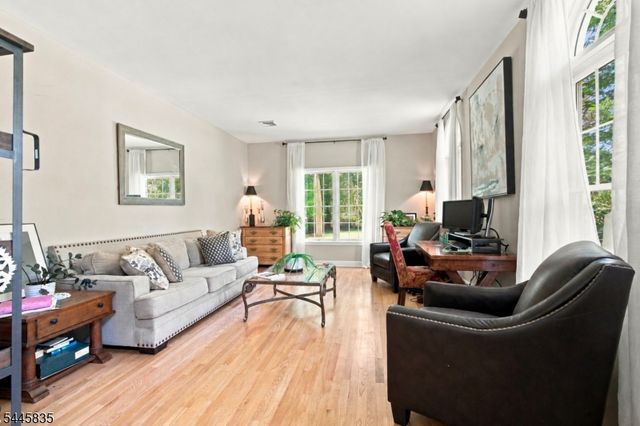 19 Woodfield Rd, Green Twp., NJ 07821