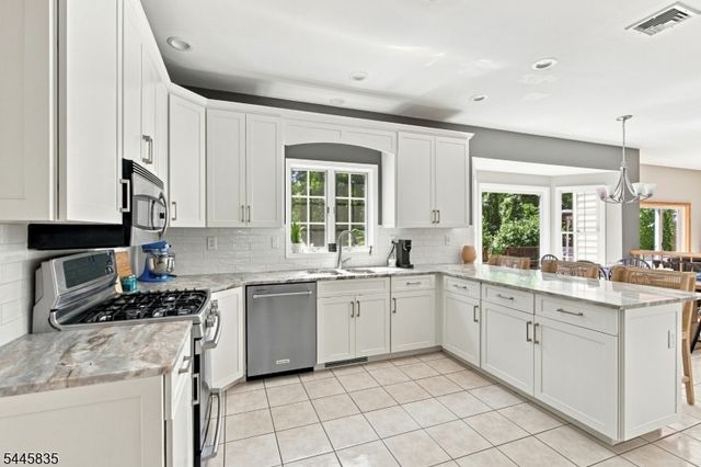 19 Woodfield Rd, Green Twp., NJ 07821