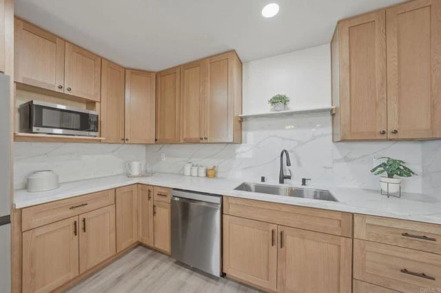 8034 skyline dr, San Diego, CA 92114