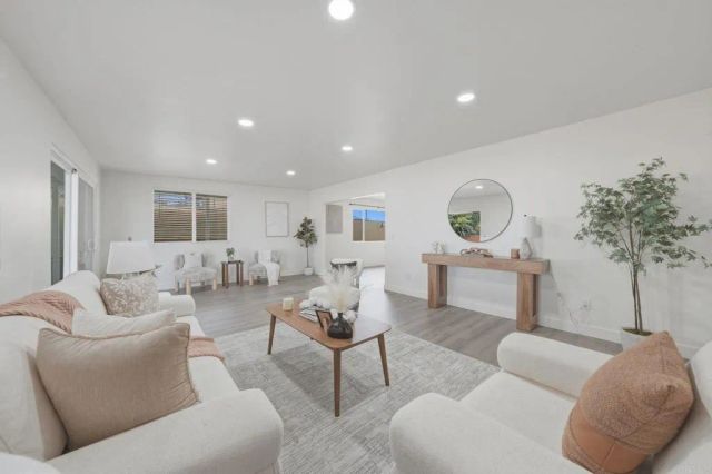 8034 skyline dr, San Diego, CA 92114