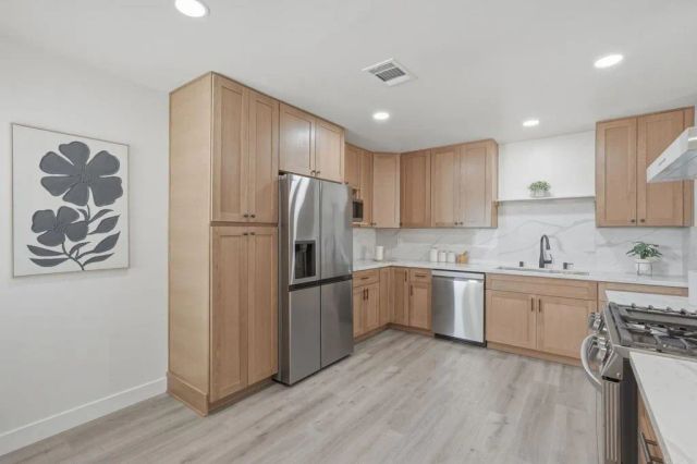 8034 skyline dr, San Diego, CA 92114