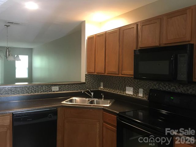 3139 Falling Rock Court, Charlotte, NC 28213