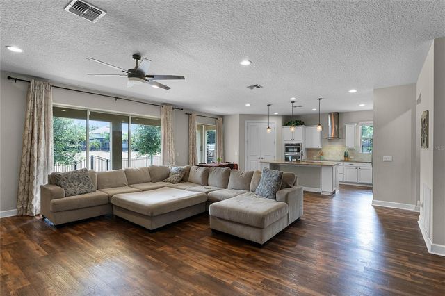 30215 BRETTON LOOP, Mount Dora, FL 32757