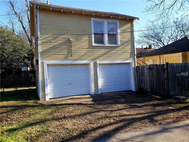 402 N Augusta, Dallas, TX 75214
