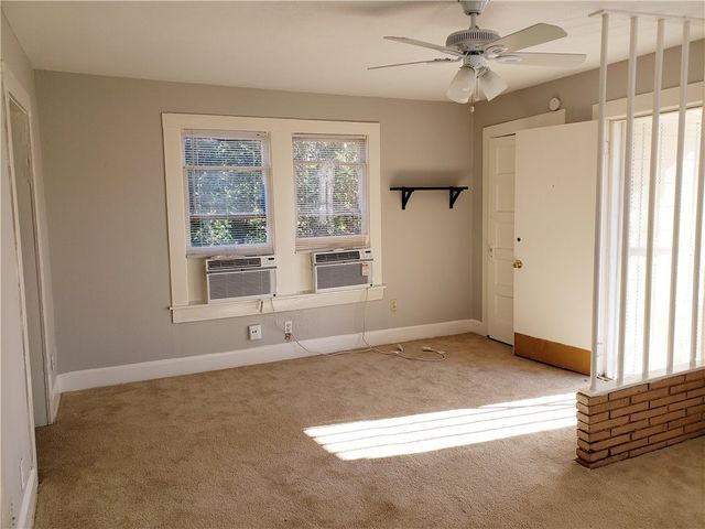 402 N Augusta, Dallas, TX 75214