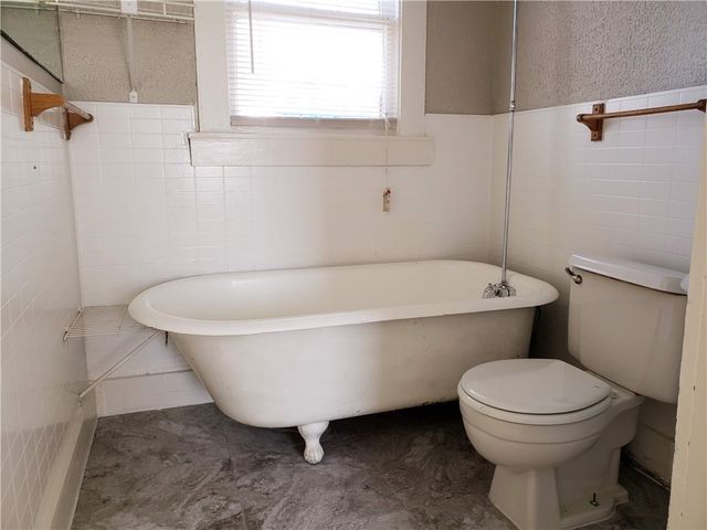 402 N Augusta, Dallas, TX 75214