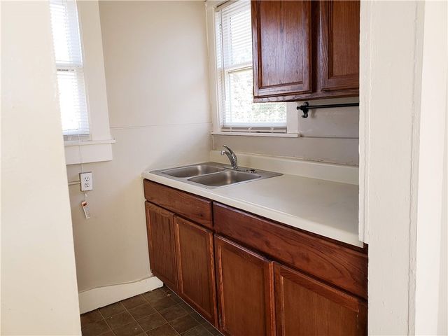 402 N Augusta, Dallas, TX 75214