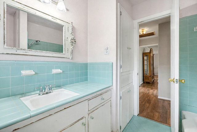 703 Lloyd Drive, Baytown, TX 77521