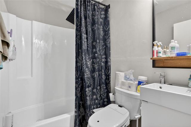 4705 Reinhardt Drive, Roeland Park, KS 66205