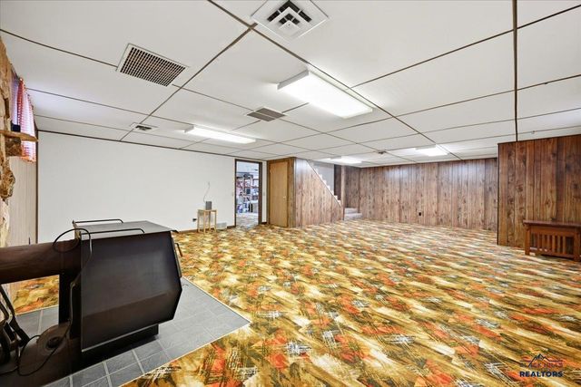 213 E RYAN ST, Sundance, WY 82719