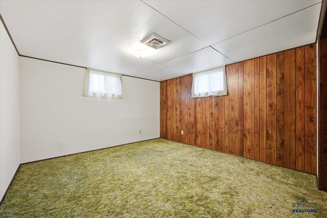 213 E RYAN ST, Sundance, WY 82719