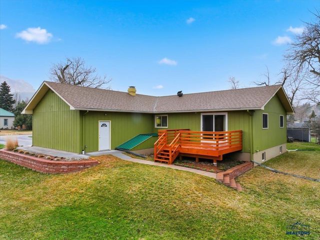 213 E RYAN ST, Sundance, WY 82719