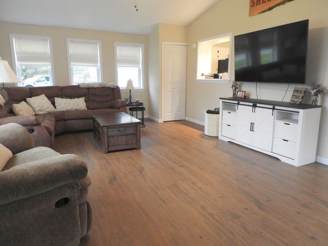 37 Ashline Drive, Champlain, NY 12919