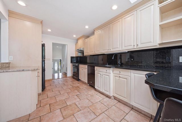826 Beckman Drive, North Bellmore, NY 11710