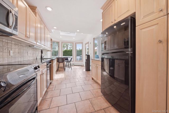 826 Beckman Drive, North Bellmore, NY 11710
