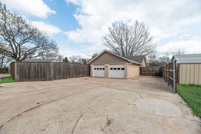 1803 Eastgate Drive, Terrell, TX 75160