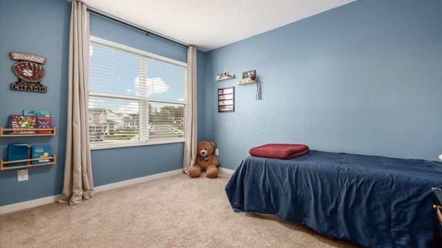 389 Saint James Gate, Newark, OH 43055