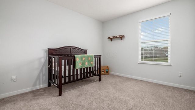 389 Saint James Gate, Newark, OH 43055