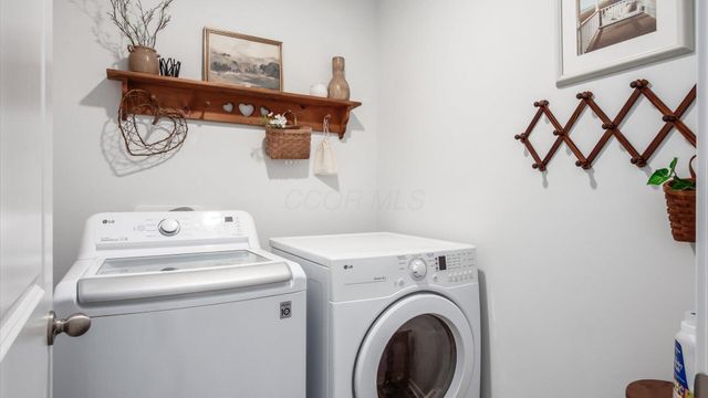 389 Saint James Gate, Newark, OH 43055