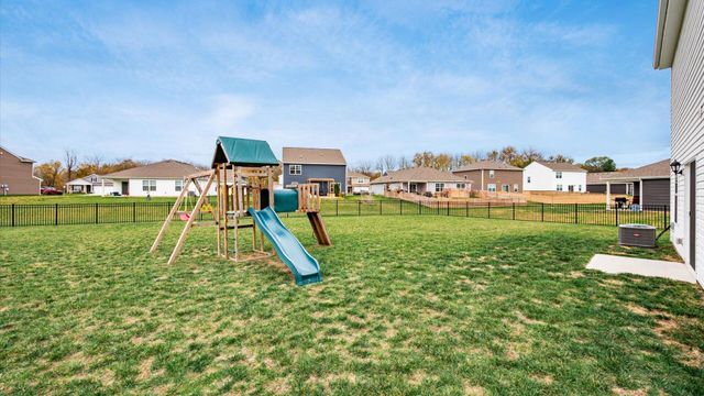 389 Saint James Gate, Newark, OH 43055