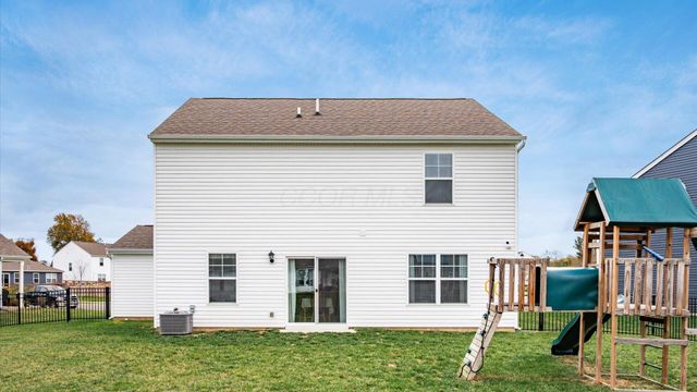 389 Saint James Gate, Newark, OH 43055