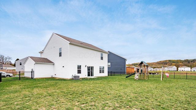 389 Saint James Gate, Newark, OH 43055