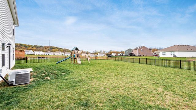 389 Saint James Gate, Newark, OH 43055