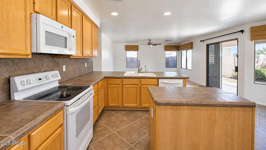 33251 N SYMER Drive, Cave Creek, AZ 85331 — photo 5