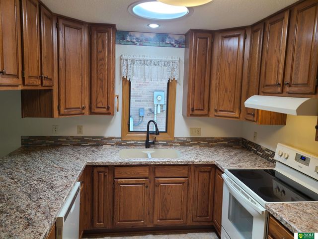 5644 Enterprise Drive, Lincoln, NE 68521