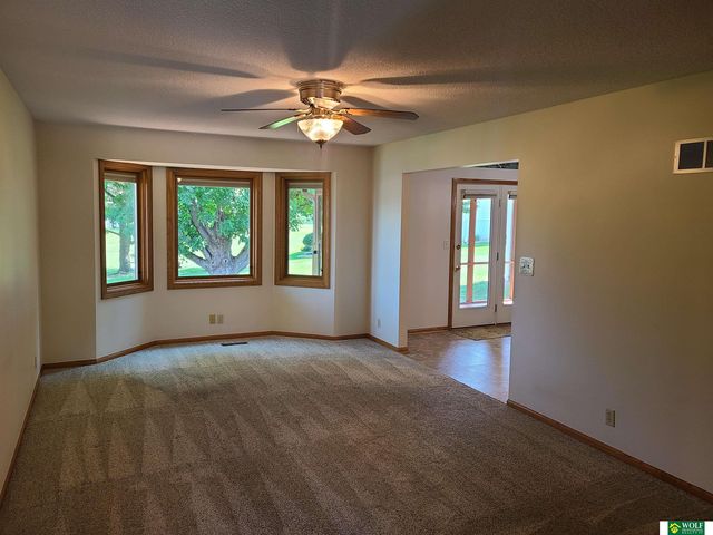 5644 Enterprise Drive, Lincoln, NE 68521