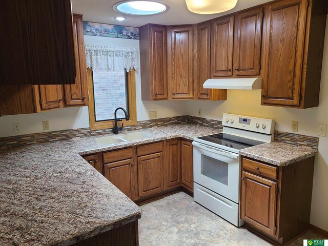 5644 Enterprise Drive, Lincoln, NE 68521