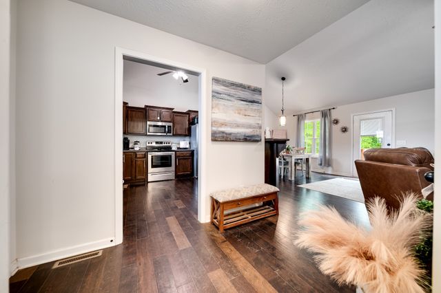 107 Tanesha Ct, Portland, TN 37148